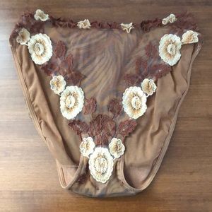 Lise Charmel Panty France Couture Embroidery